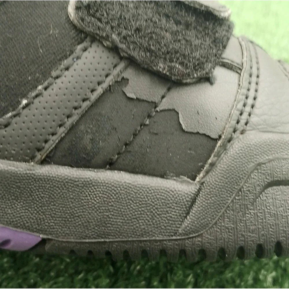 LIQUID Mini Cirrus Snowboard Boots Youth Size 6 Black Purple Snow Shoes Straps